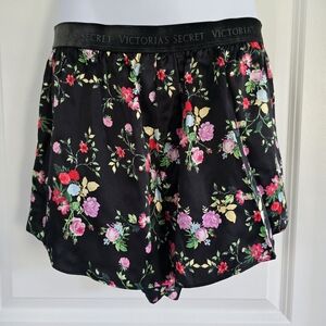 Victoria's Secret Women's Floral Black Pajama Shorts Washable Silk Size M